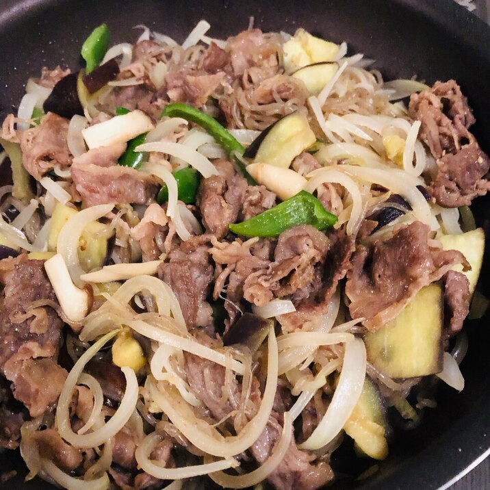 糸こんにゃくでボリュームヘルシー♪牛肉野菜炒め